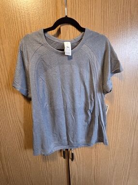 Old Navy Gray Short-Sleeve Knit Tee